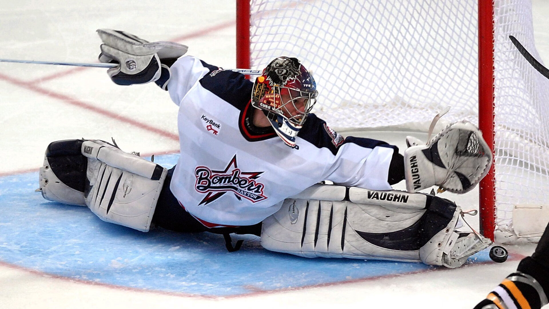 英超:阿斯顿维拉2-0小胜伯恩茅斯,门将多次扑救贡献巨大,阿斯顿维拉主力门将